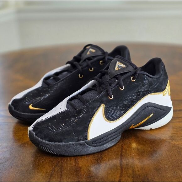 Nike LeBron XXII BHM Black White Basketball Shoes Gold HV8616-100 Women's 8.5 LE - Picture 2 of 16